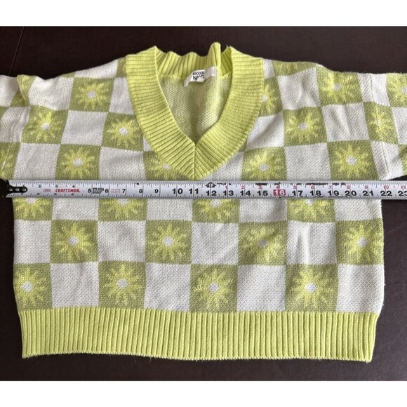 Madden NYC Womens XL Green & White Checkered V-Neck Sweater - Picture 8 of 9